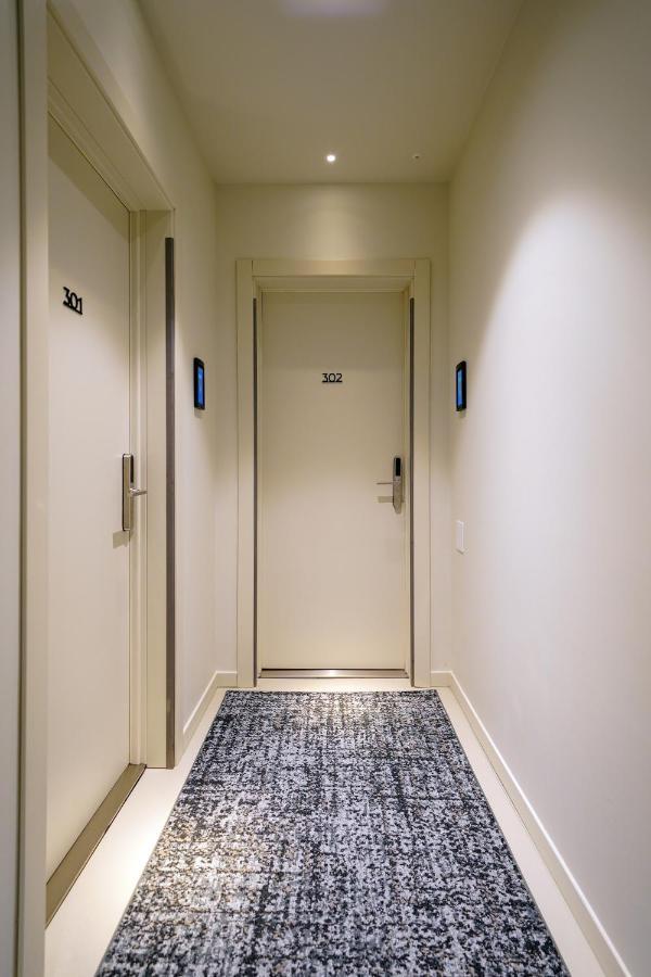 Bergamo Inn 21 Exteriér fotografie A door